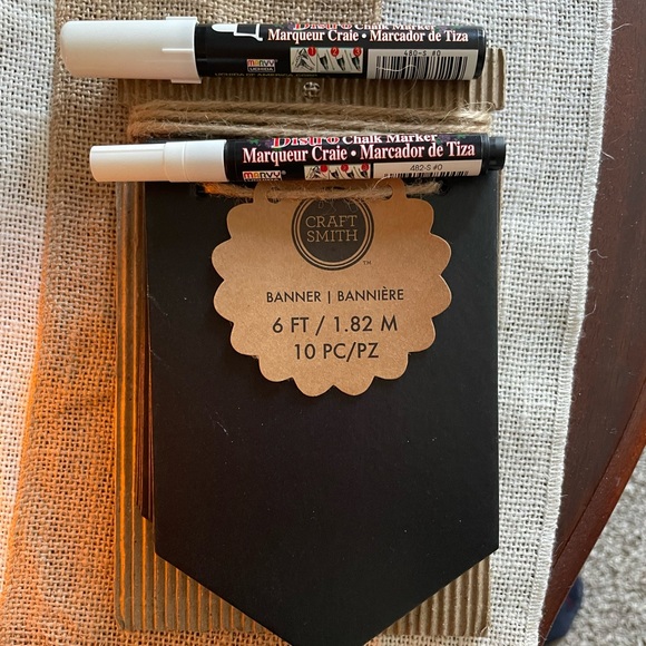 Customizable Banner for Events - 2 White Chalk Markers Included - Picture 2 of 4